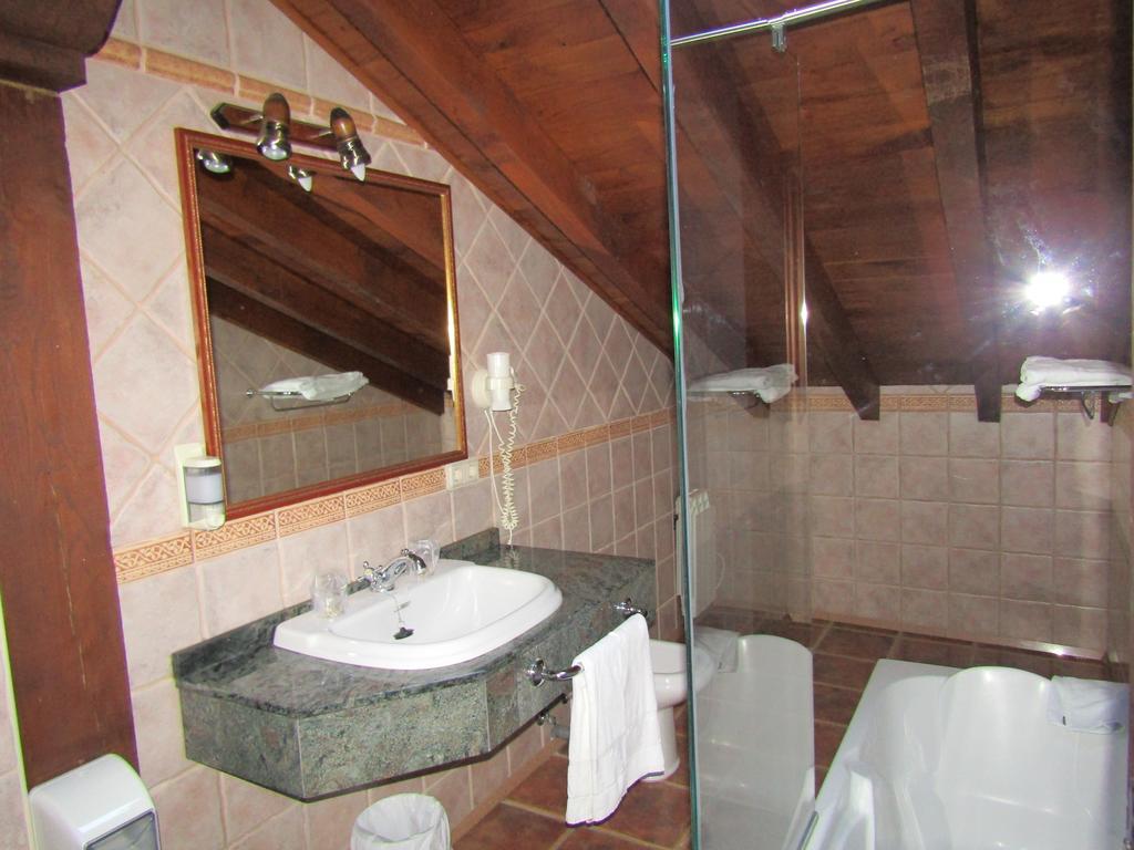 Posada La Venta De Quijas Exterior photo